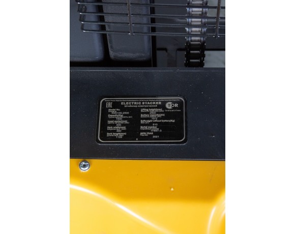 Штабелер электрический самоходный TOR 1,5 Т 2,5 М IWS15S-2500